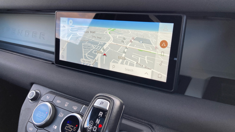 Land Rover Defender 3.0 D250 X-Dynamic S 90 3dr Auto Diesel Estate